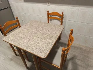 Mesa y 3 Sillas Cocina Madera