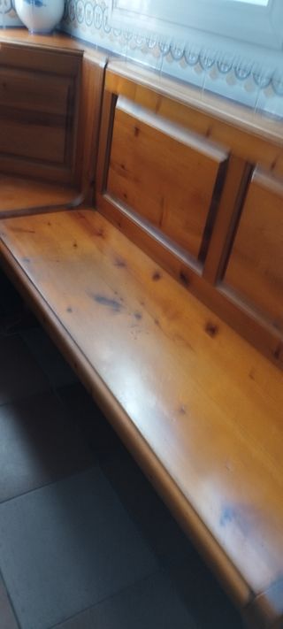 Banco de madera para esquina