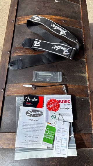 Squier by Fender Bullet Stratocaster with HSS
