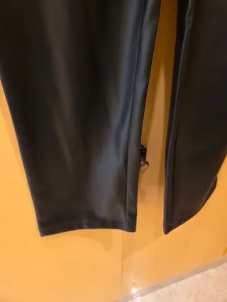 Pantalón efecto piel Primark