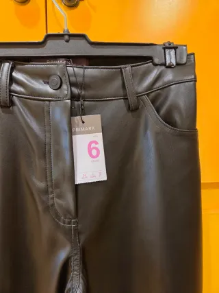Pantalón efecto piel Primark