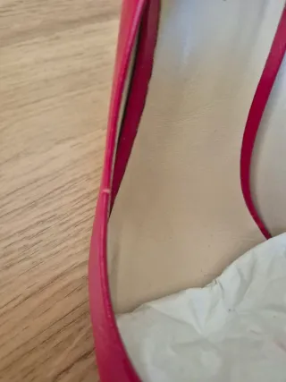 Zapatos de tacón rojos