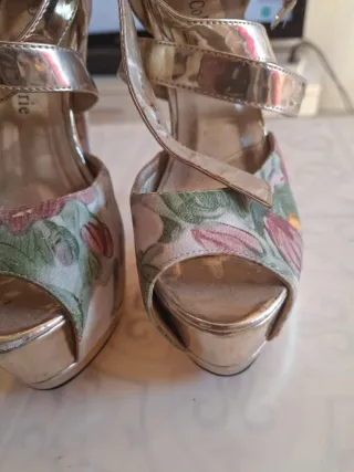 Zapatos de tacón Colourcherie talla 35