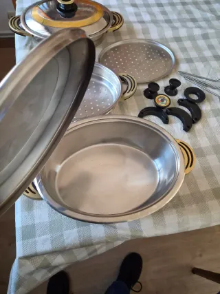 Set 2 pentole + 2 scolapasta + accessori