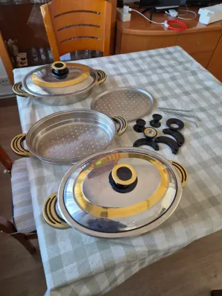 Set 2 pentole + 2 scolapasta + accessori