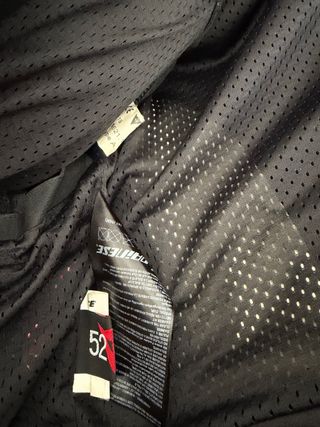 Chaqueta Dainese Negra y Azul Deportiva