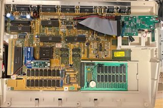 Commodore Amiga 500 mejorado en magnífico estado