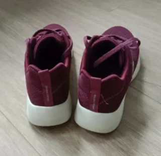 Zapatillas Skechers Moradas y Blancas