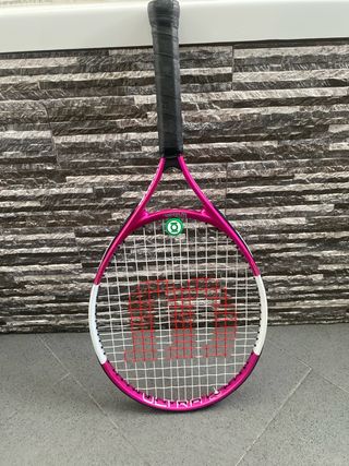 Raqueta de tenis Wilson rosa