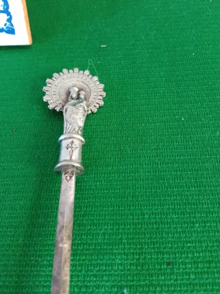 Lote religioso: Cruz, llaveros,abrecartas y más.