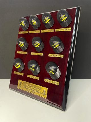 Metopa conmemorativa carrera militar Armada
