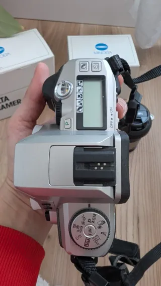 Cámara Minolta Maxxum 5 + Objetivo 28-80mm