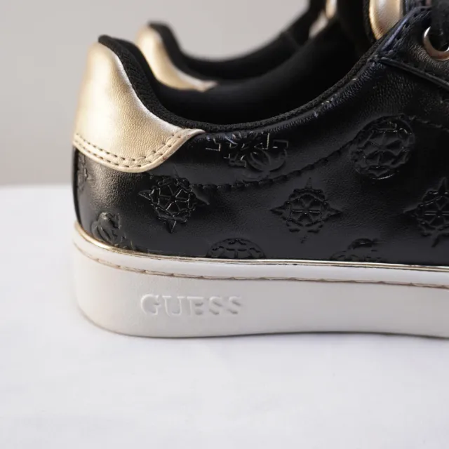 Zapatillas Guess Negras y Doradas