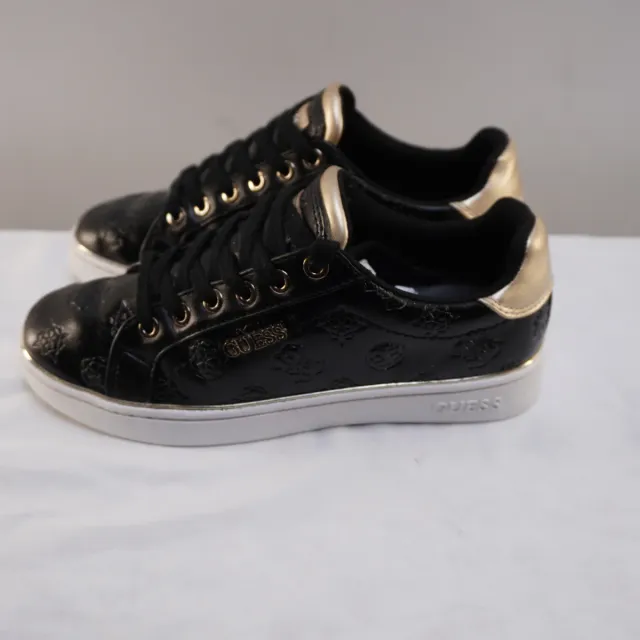 Zapatillas Guess Negras y Doradas