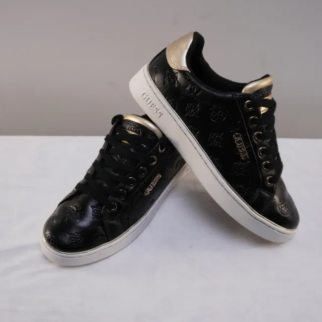 Zapatillas Guess Negras y Doradas