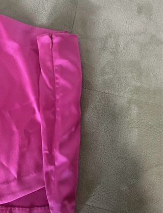 Falda satinada Bershka rosa