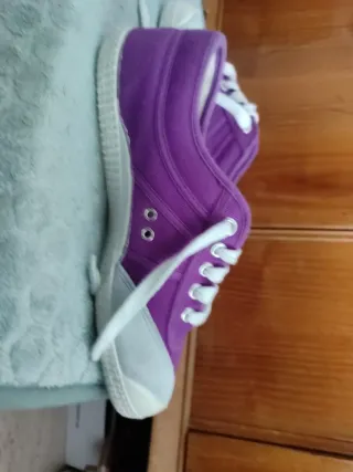 Zapatillas Kawasaki Moradas y Blancas