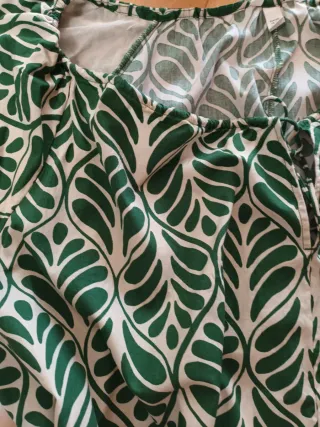 Vestido H&M verde y blanco roto estampado