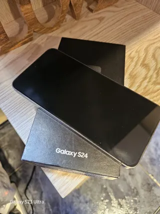 Samsung Galaxy S24 , 256GB Gris