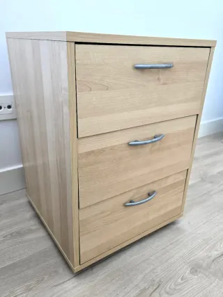 Mesita 3 cajones madera con ruedas