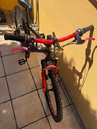 Bicicleta B'Twin 24 usada