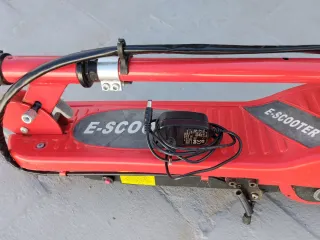 Patín Eléctrico E-Scooter Rojo Infantil