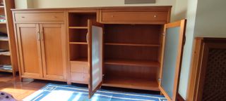 Aparador madera cerezo salón