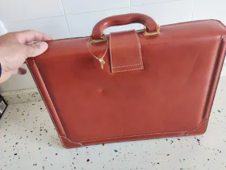 Maletín de cuero porta documentos