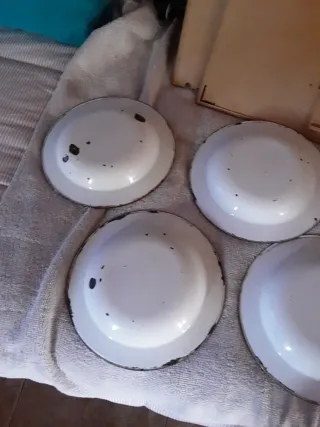 Set di 5 piatti profondi smaltati