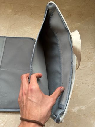 Funda portátil con diseño de monstruos