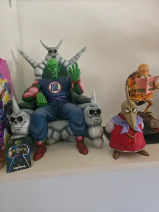 Figura Rey Piccolo en Trono Resina