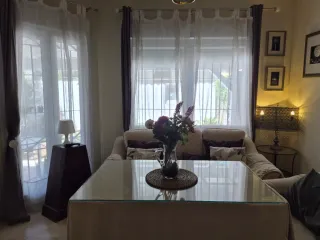 3 cortinas tupidas + 3 visillos + 2 barras