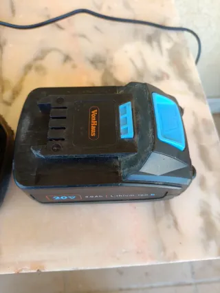 Cargador y 2 Baterías VonHaus 20V