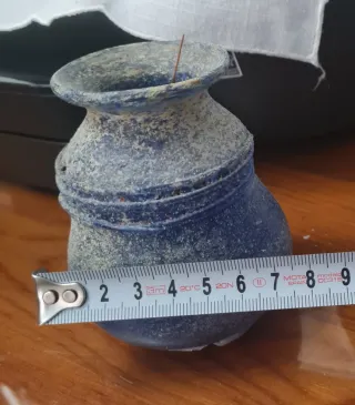 Jarrón pequeño de cristal azul y arena