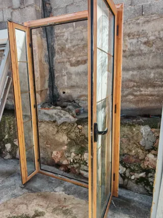 Puerta imitación madera 118x201