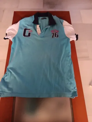 Polo azul y blanco Talla M