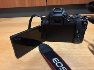 Cámara Canon EOS 250D Negra