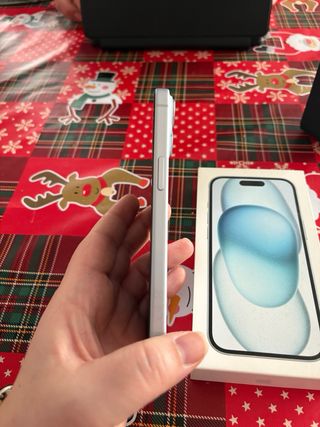 iPhone 15 128GB azul claro
