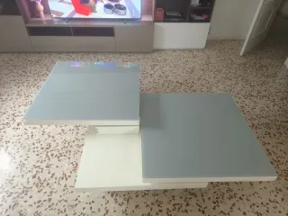 Tavolo moderno da soggiorno in cristallo e metallo