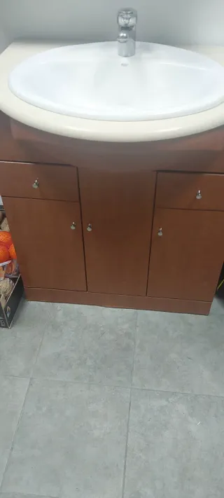 Mueble de baño madera y mármol