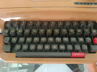 Máquina de escribir antigua