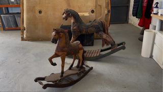 Caballos de madera antiguos