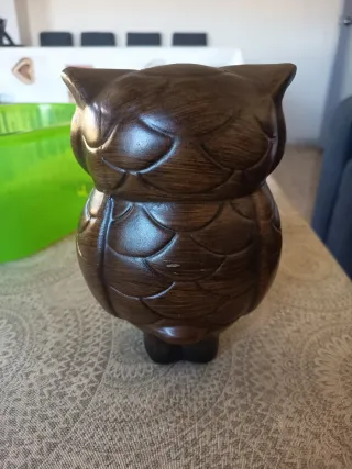 Búho decorativo de madera