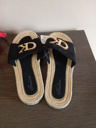 Sandalias CK con pedrería