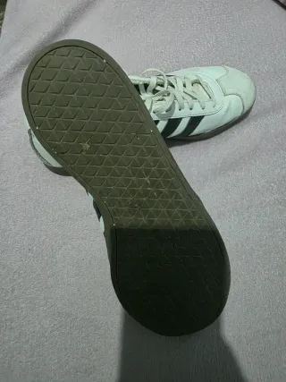 Pack 2 Zapatillas Adidas Azul y Adidas blancas