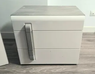 Mesitas de noche modernas x 2