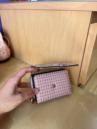 Monedero Parfois estampado floral y pájaros