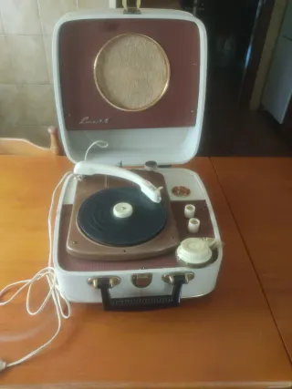 Tocadiscos Lavis Beige y Marrón