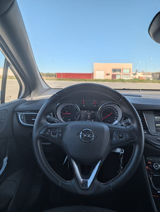 Opel Astra K 1.6 CDTi 110cv 2018 — Muy equipado —