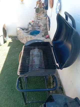 Barbacoa de gas casi nueva
